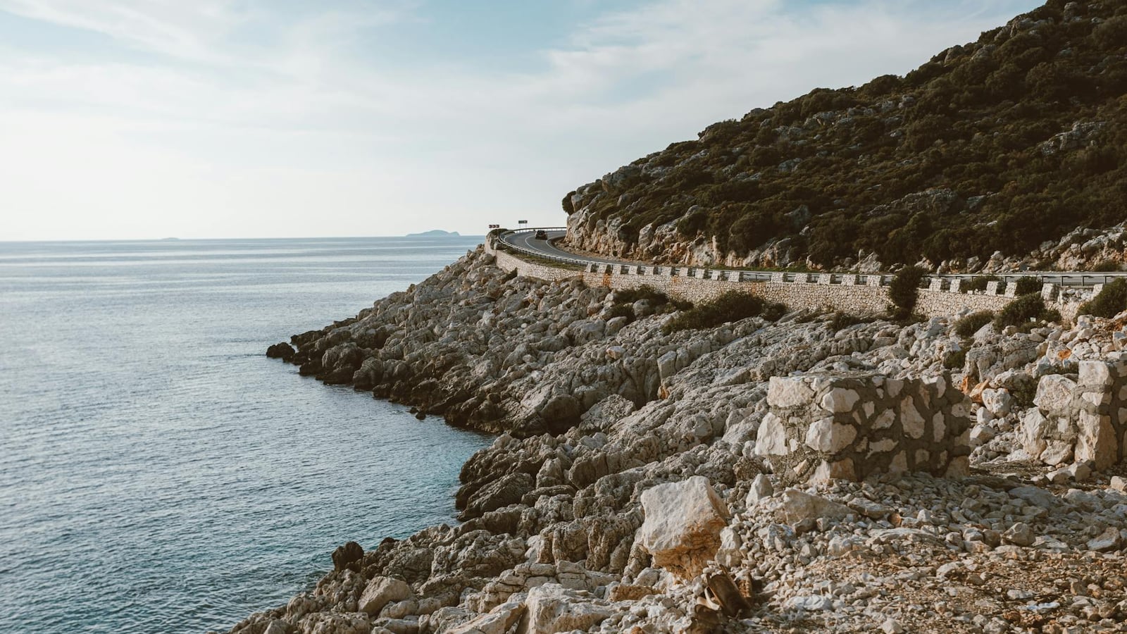 Road along the seaside