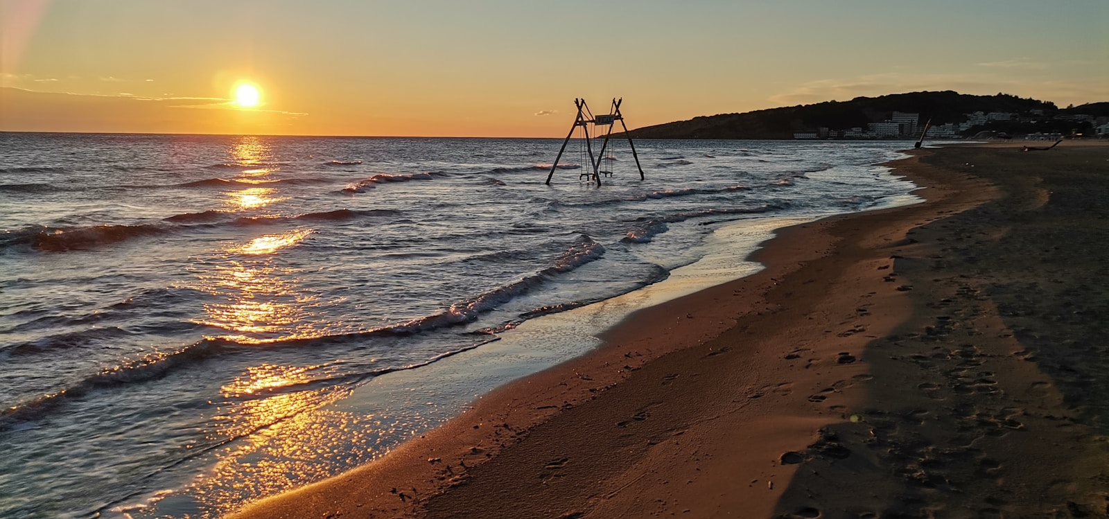 Spiaggia della costa sud al tramonto